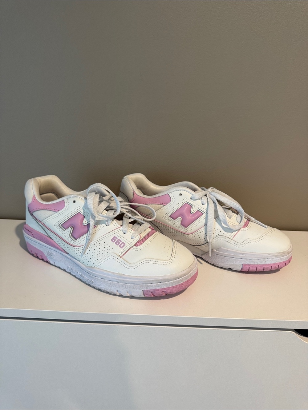 New Balance 550 Women's White & Pink Sneakers